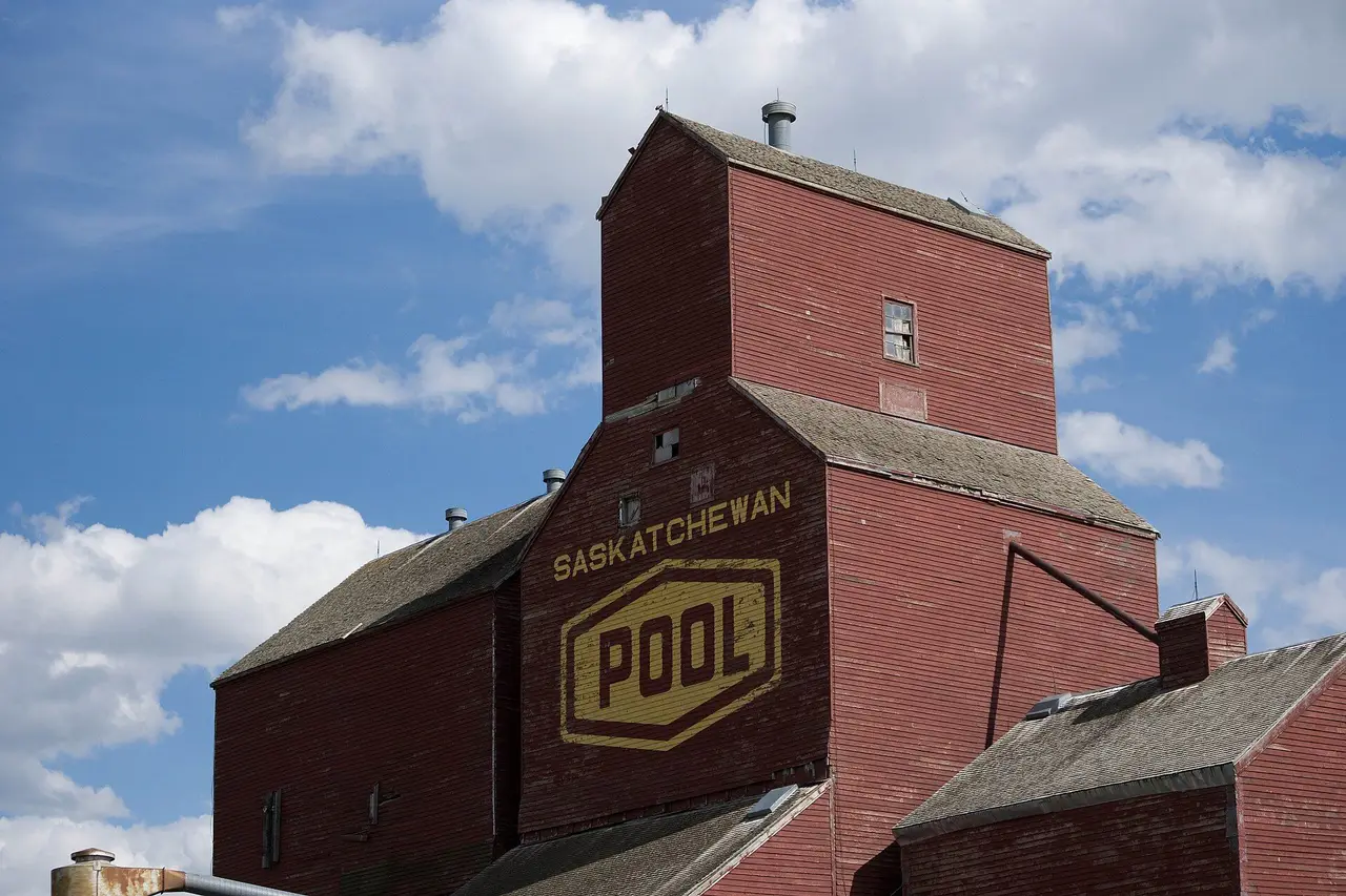 Saskatchewan Wheat Pool grain elevator, 2009